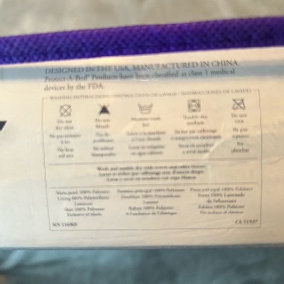 Mattress Protector-Waterproof for Full size bed.Still in packaging -never used. - Picture 6 of 7